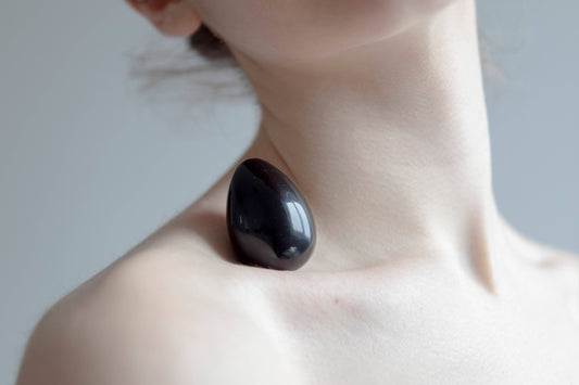 Xaga Yoni Egg (Black Obsidian) – Drilled